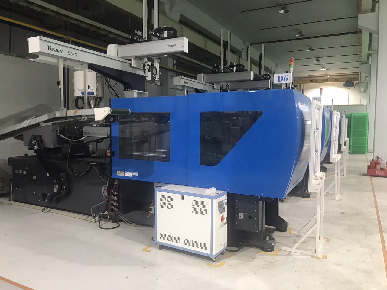 plastic injection machine (8).jpg
